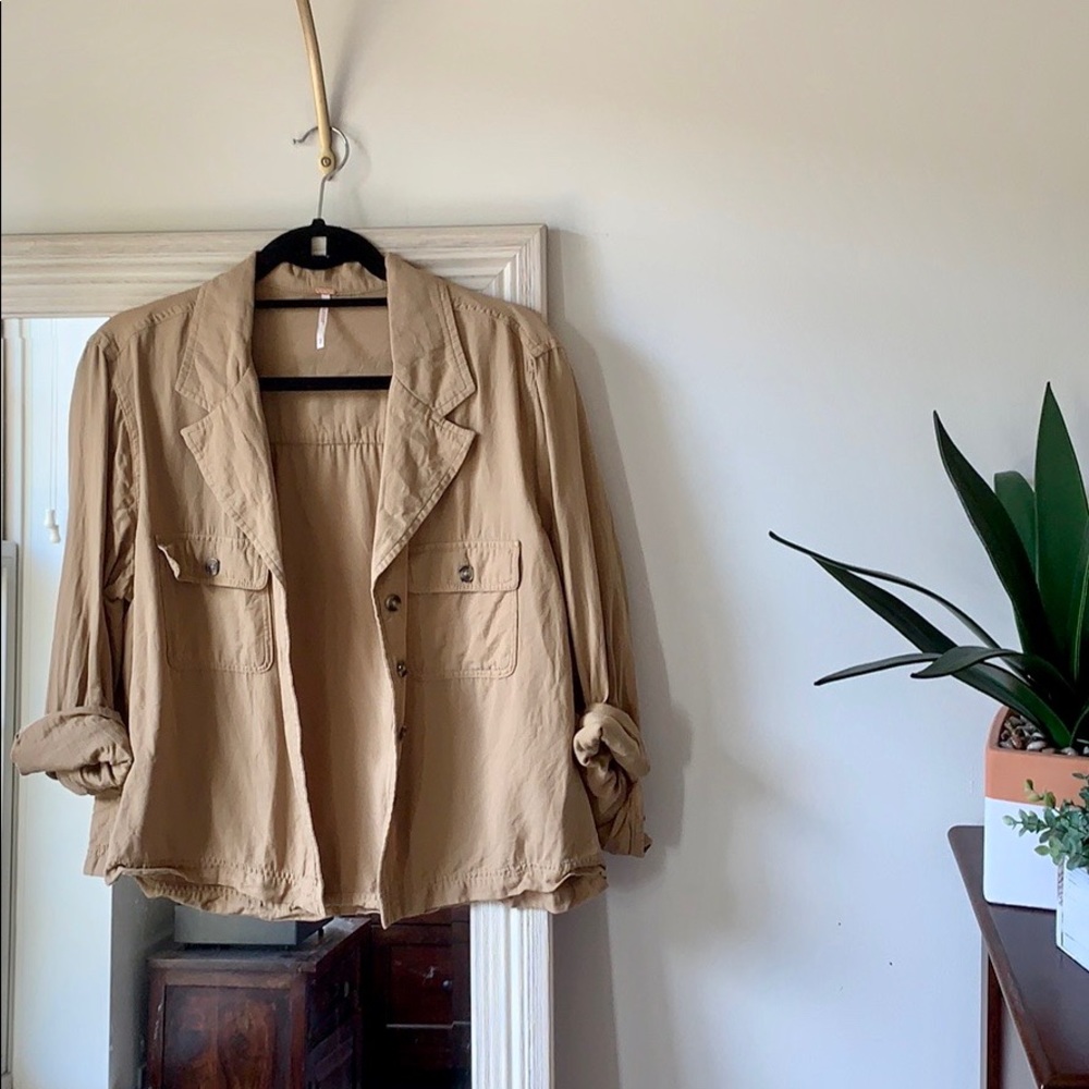 FREE PEOPLE tan lightweight utility style jacket